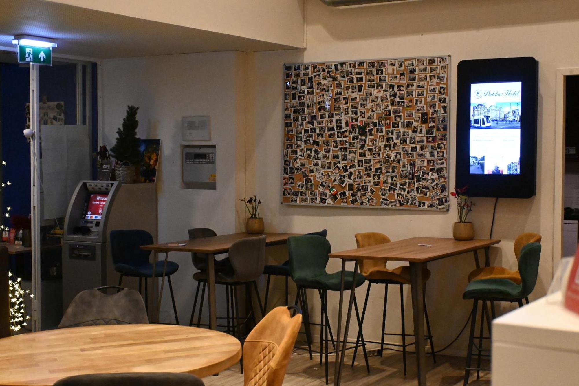 Dutchies Hostel Amsterdam Exterior photo