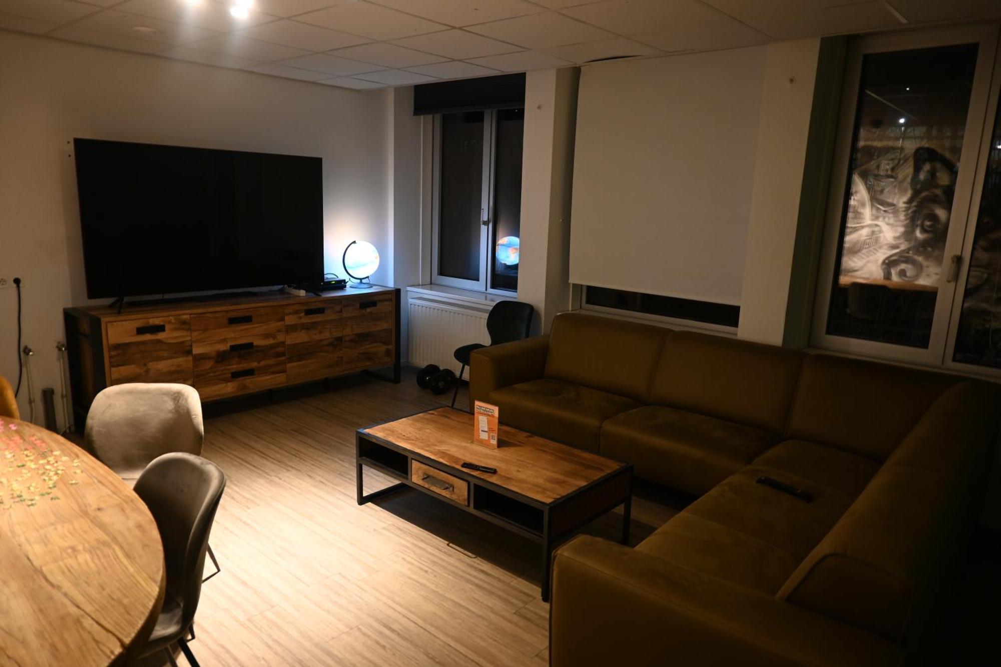 Dutchies Hostel Amsterdam Exterior photo